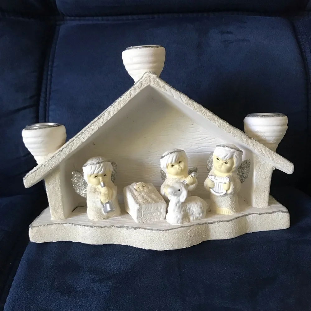 Like New! Adorable Painted Plaster Angel Nativity Candle Holder 3 Tealight Slots
